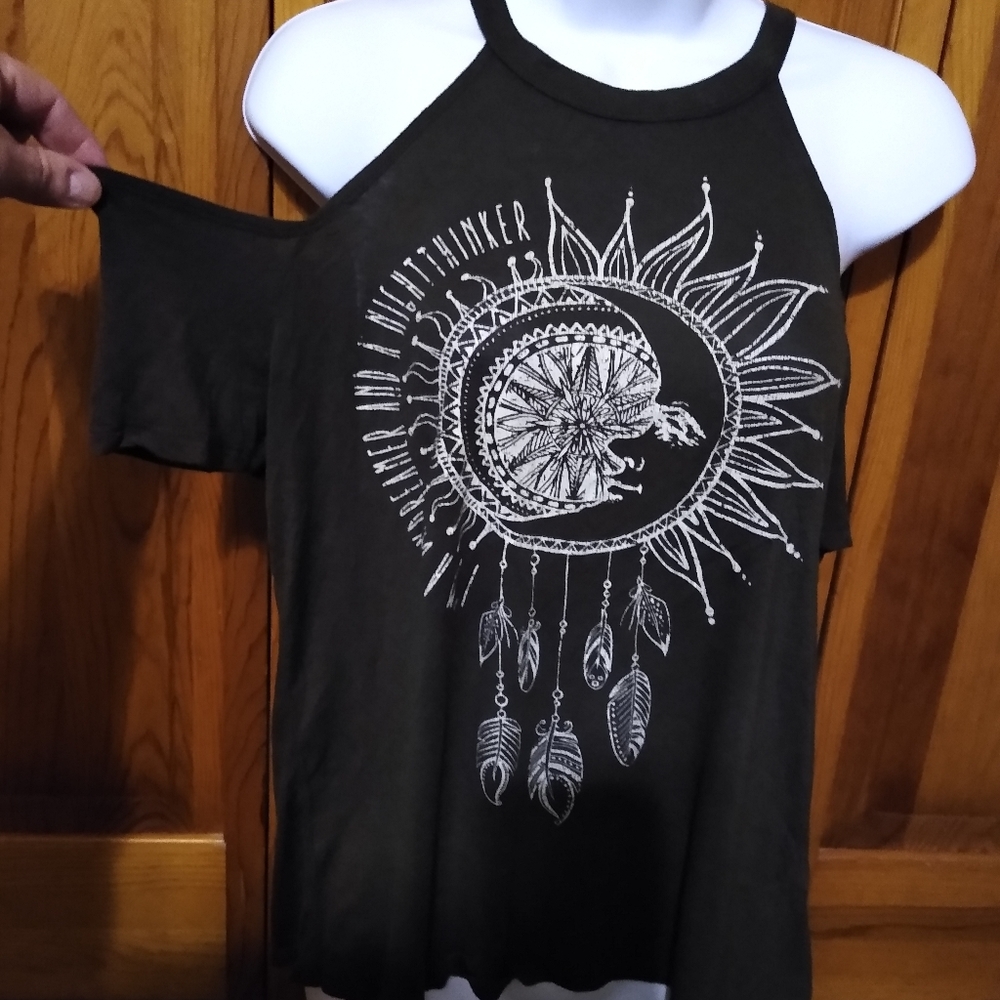 Sm. Shoulderless tee with dream catcher